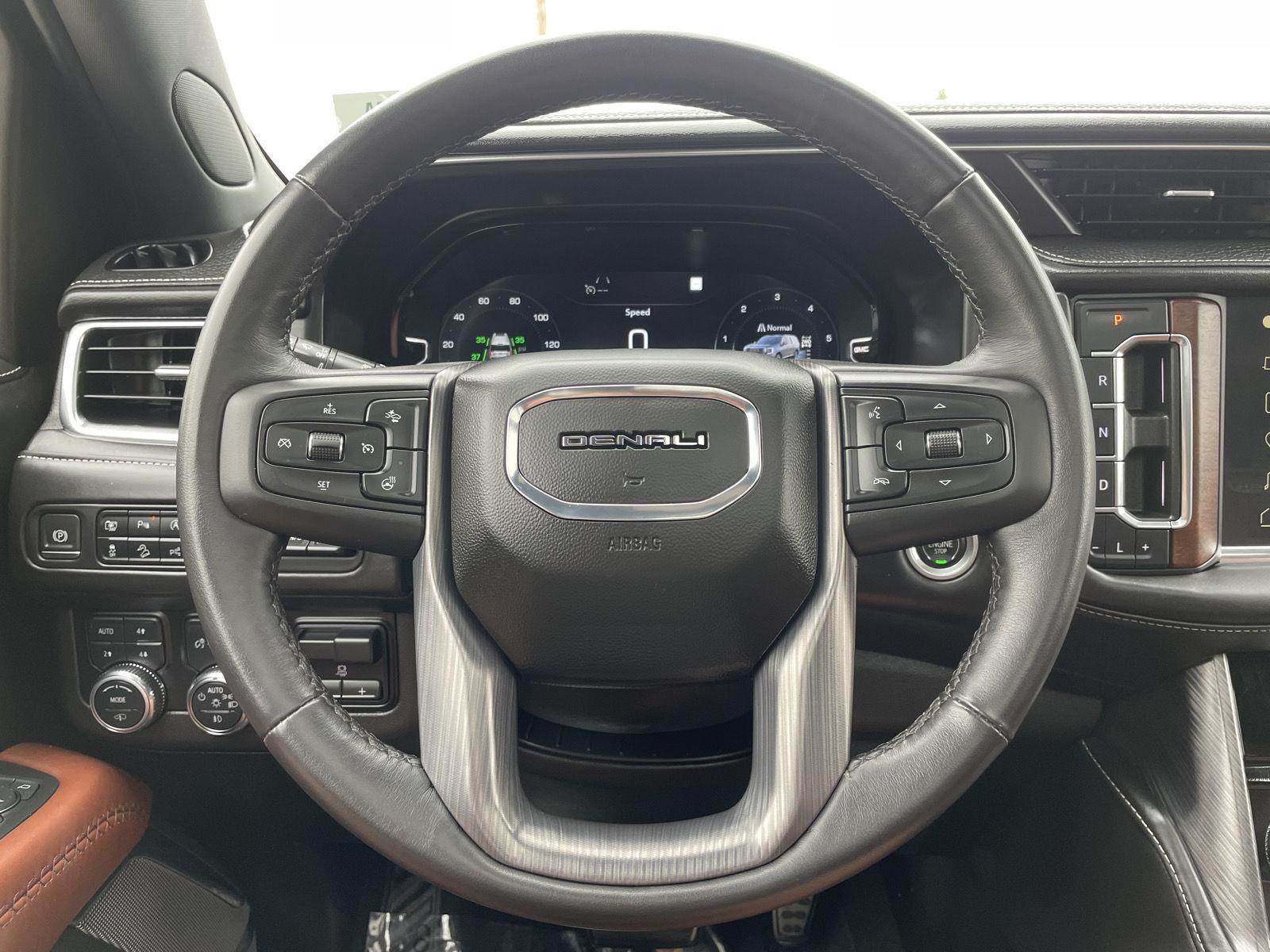 Vehicle photo 12