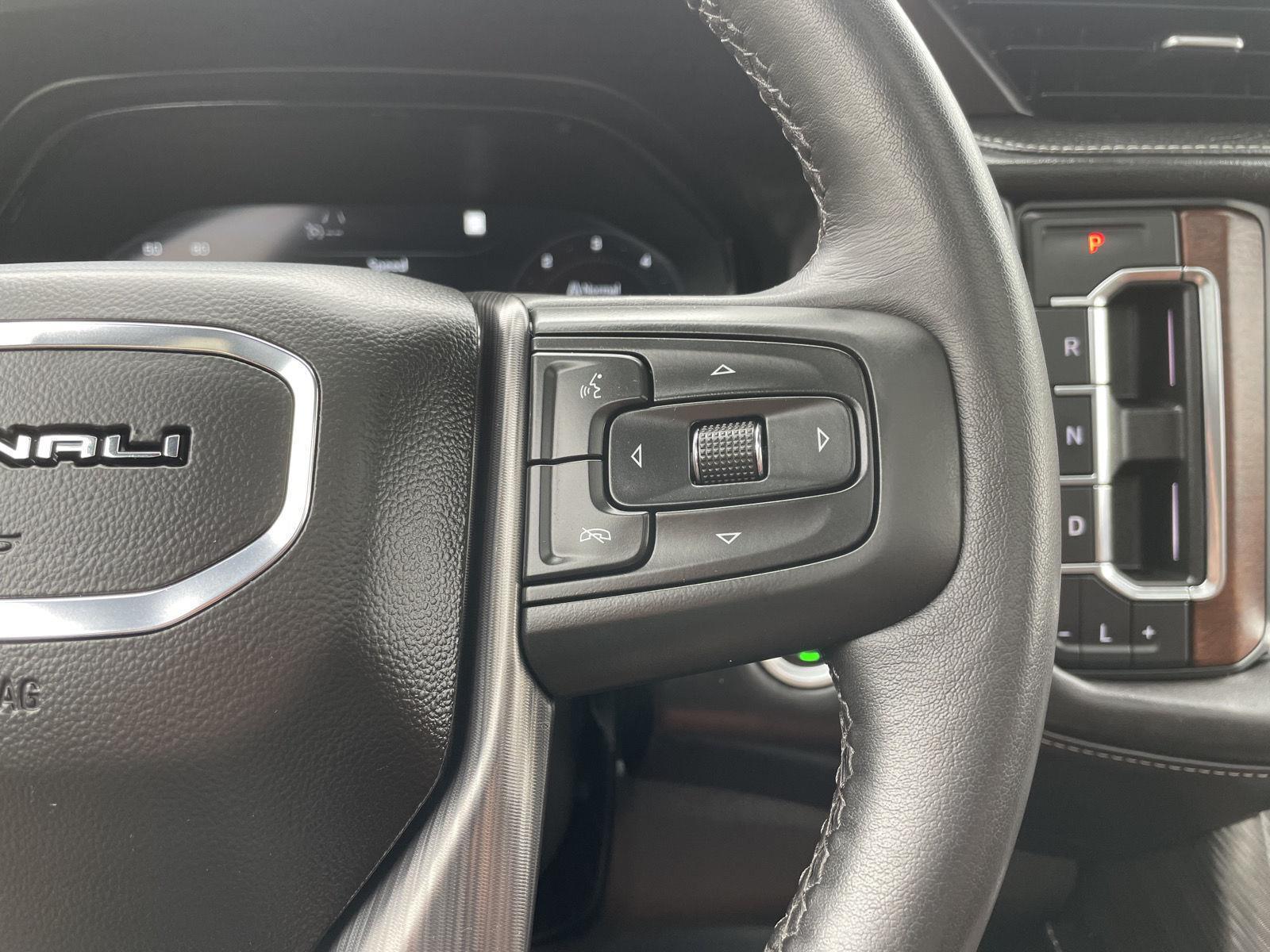 Vehicle photo 14