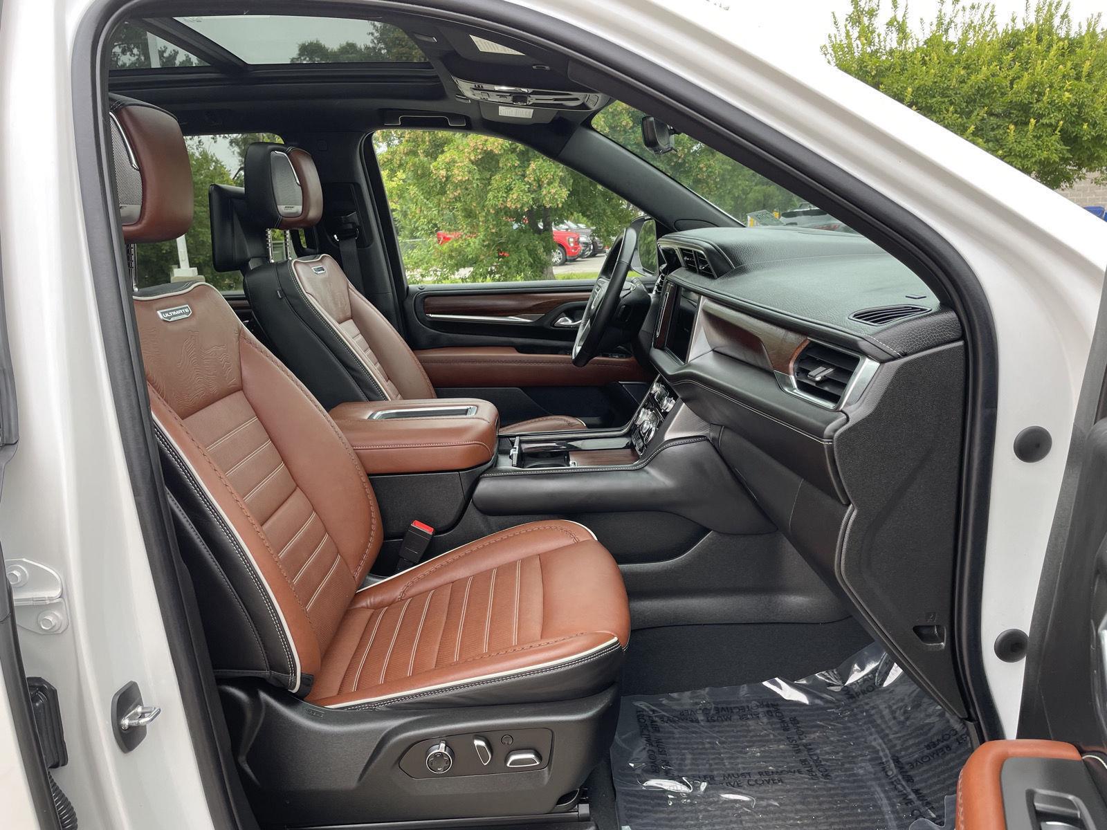 Vehicle photo 19