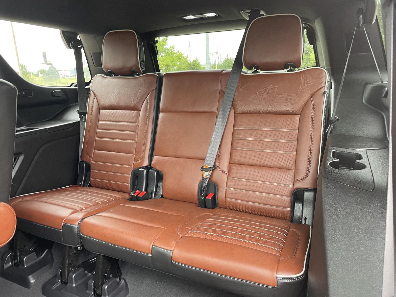 Vehicle photo 23
