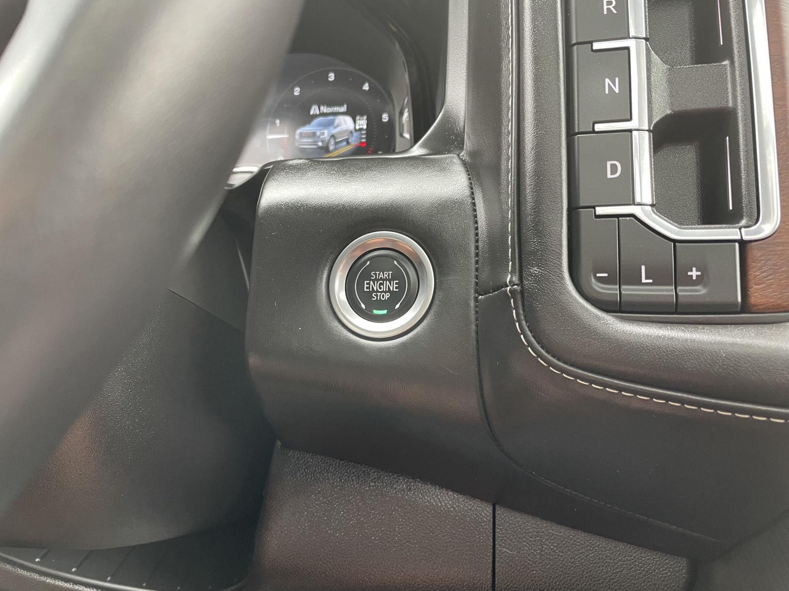Vehicle photo 30