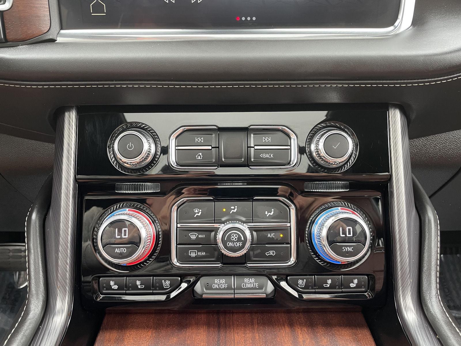 Vehicle photo 31