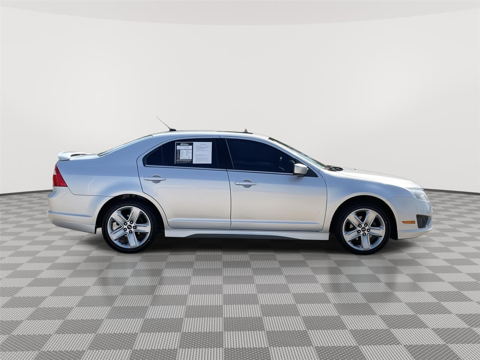 Vehicle photo 6