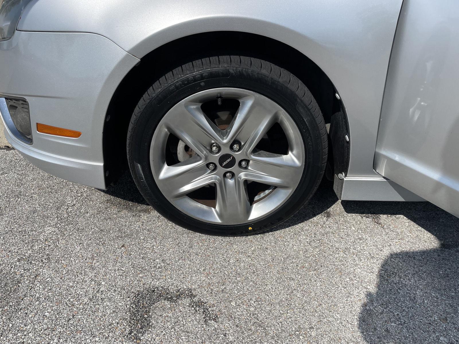 Vehicle photo 10