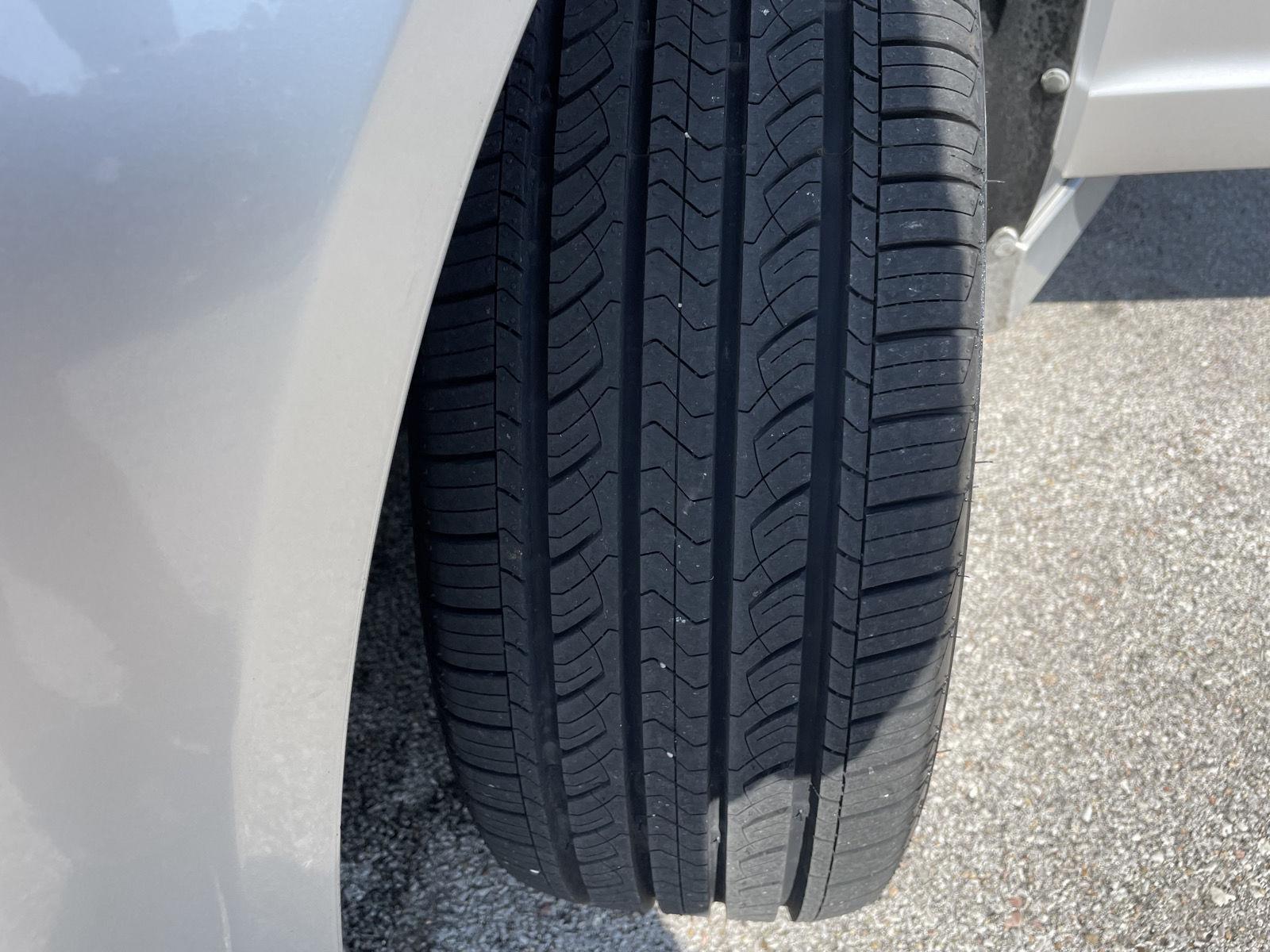 Vehicle photo 11