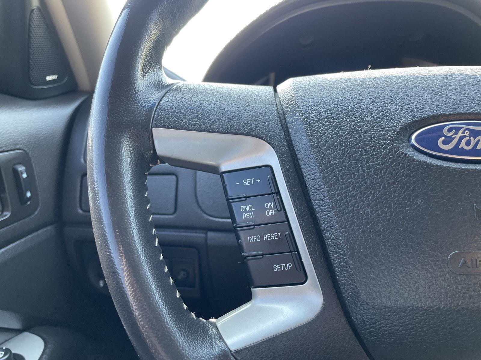 Vehicle photo 13