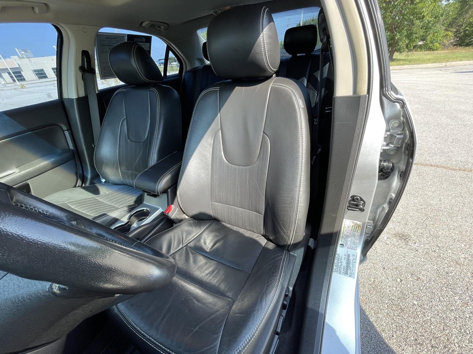Vehicle photo 18