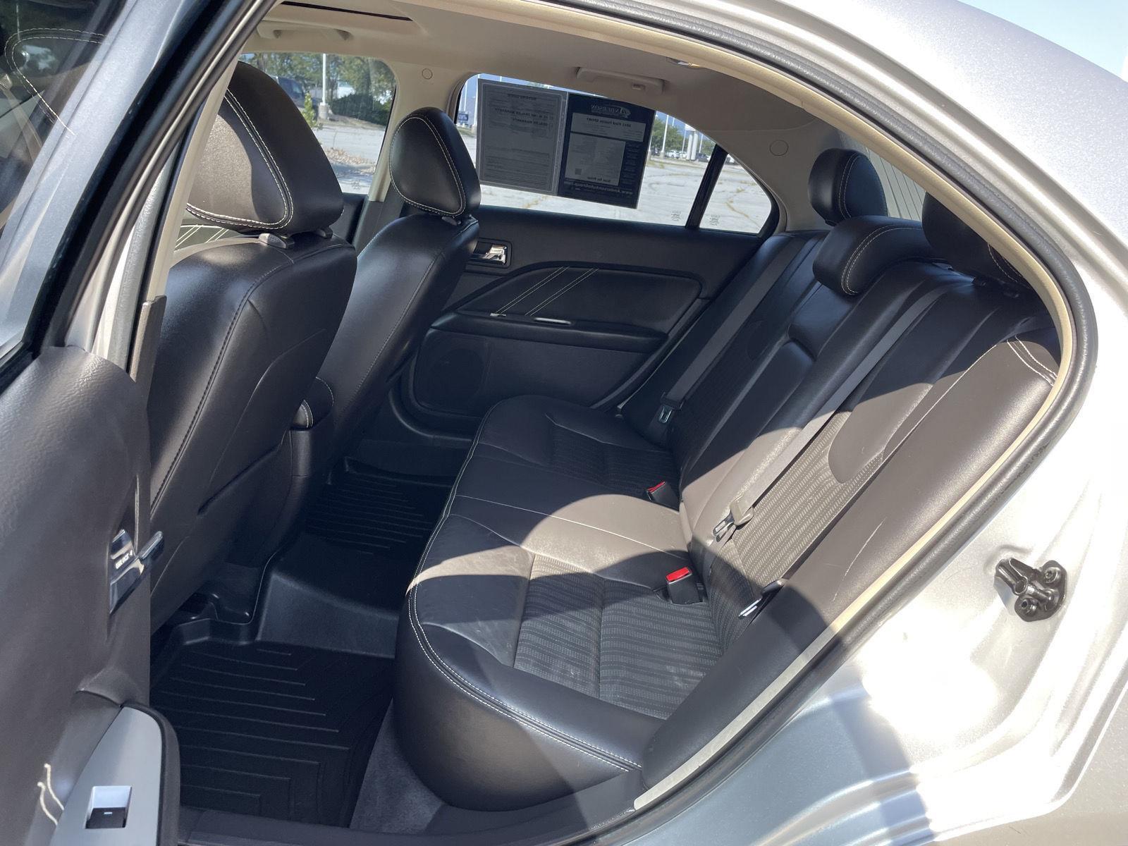 Vehicle photo 20