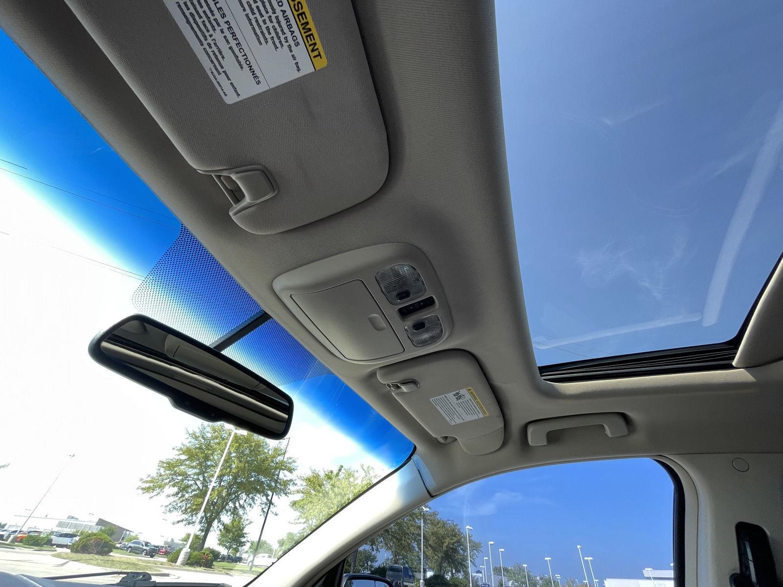 Vehicle photo 21