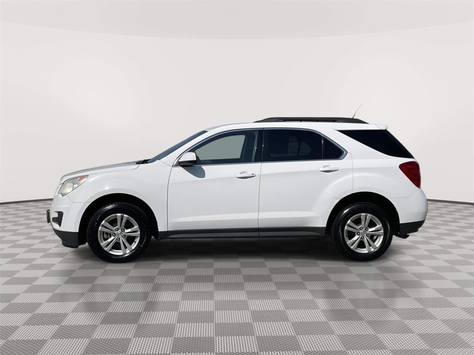 Vehicle photo 2