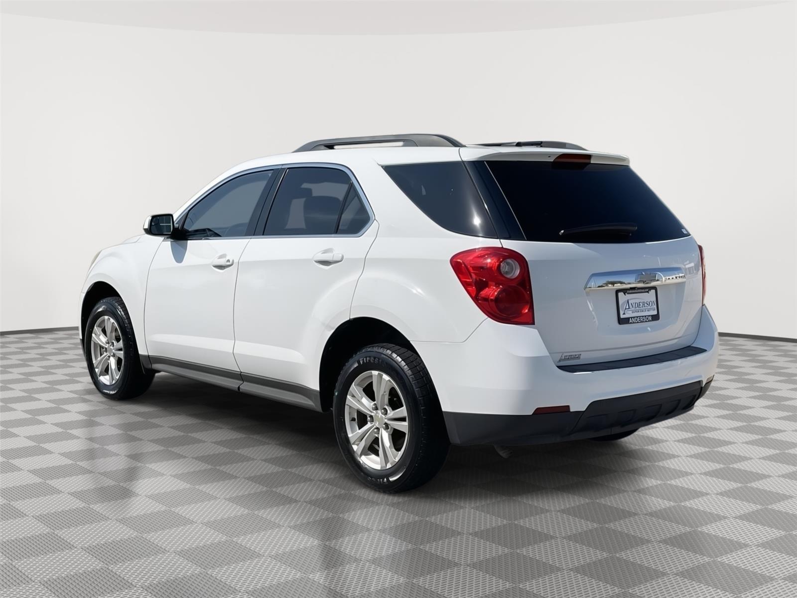 Vehicle photo 9