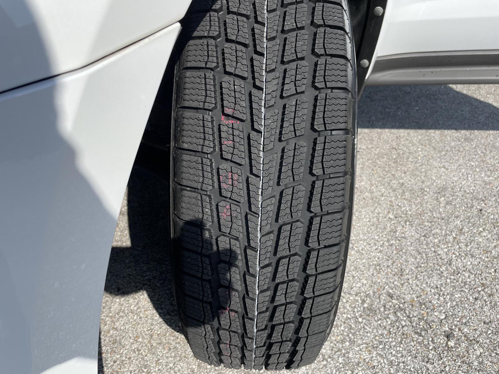 Vehicle photo 11