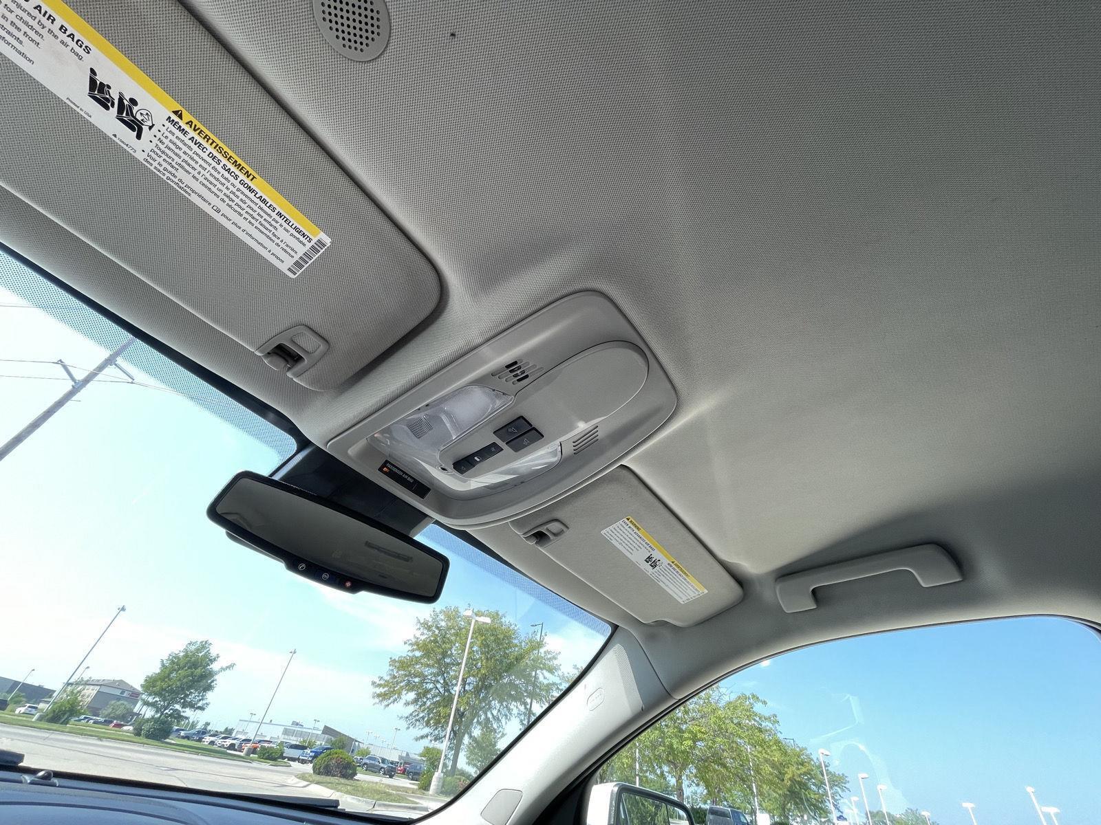 Vehicle photo 21