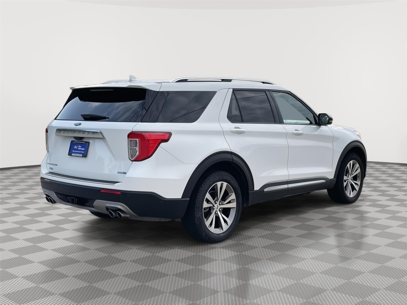 Vehicle photo 7