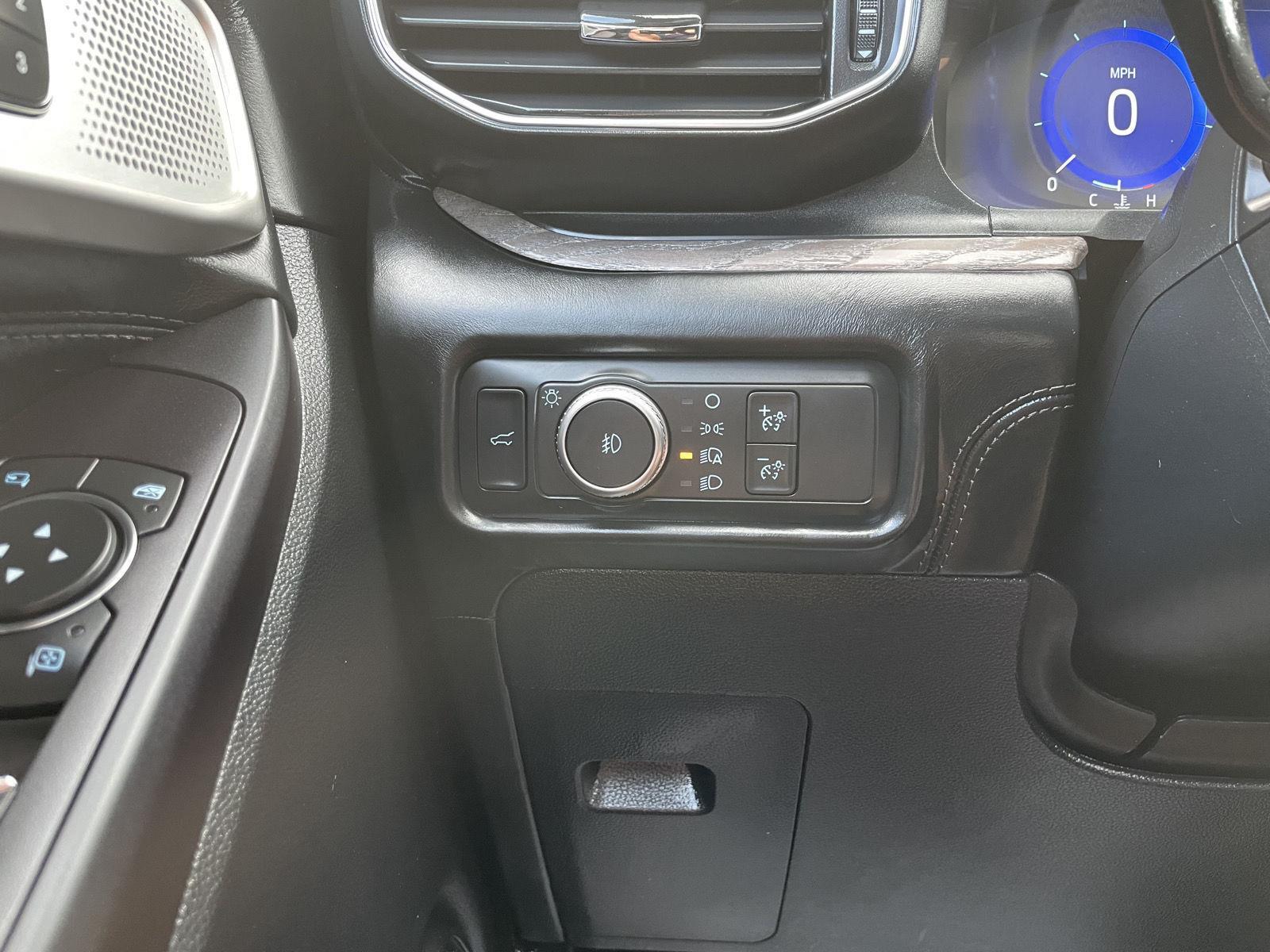 Vehicle photo 15