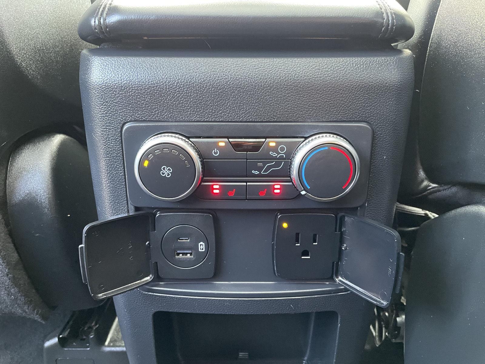 Vehicle photo 20