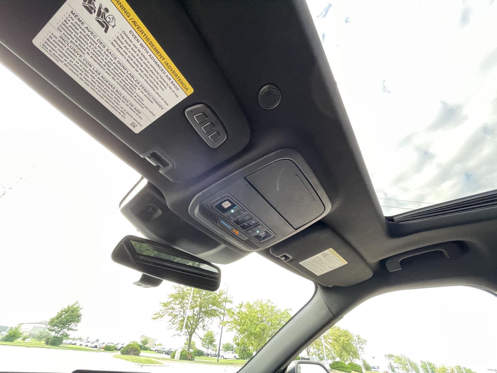 Vehicle photo 22