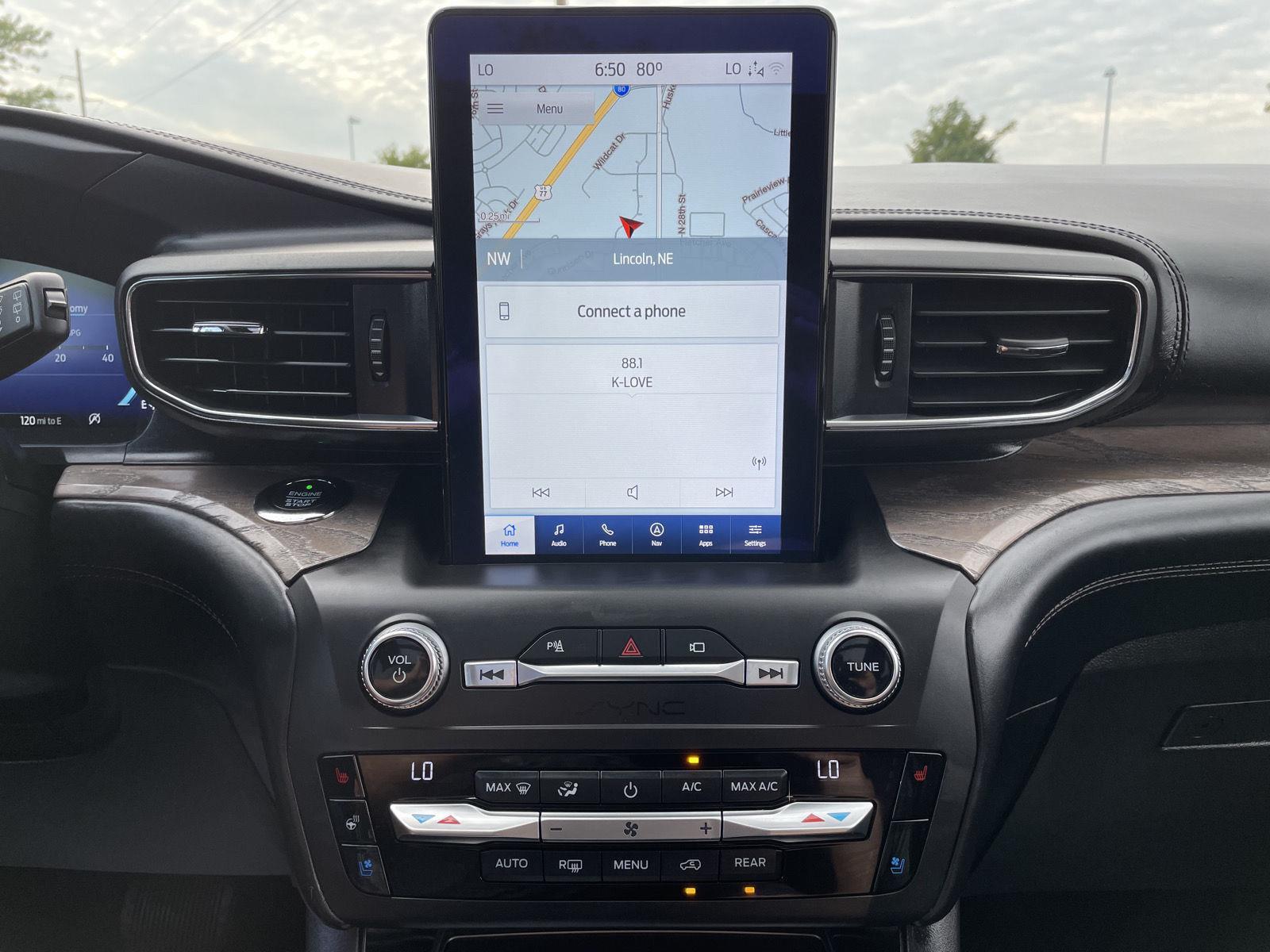 Vehicle photo 24