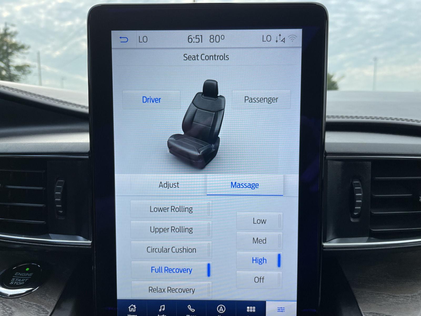 Vehicle photo 32
