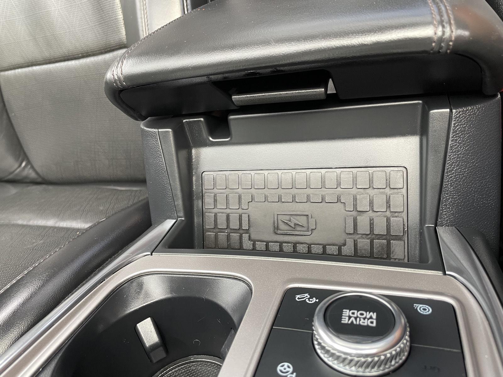 Vehicle photo 34
