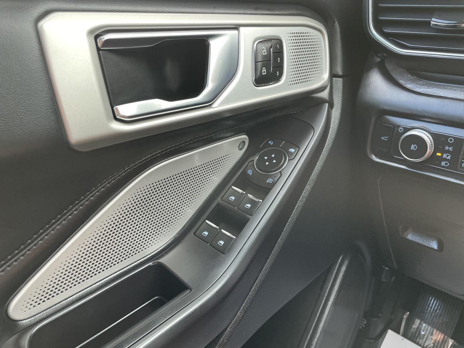 Vehicle photo 35