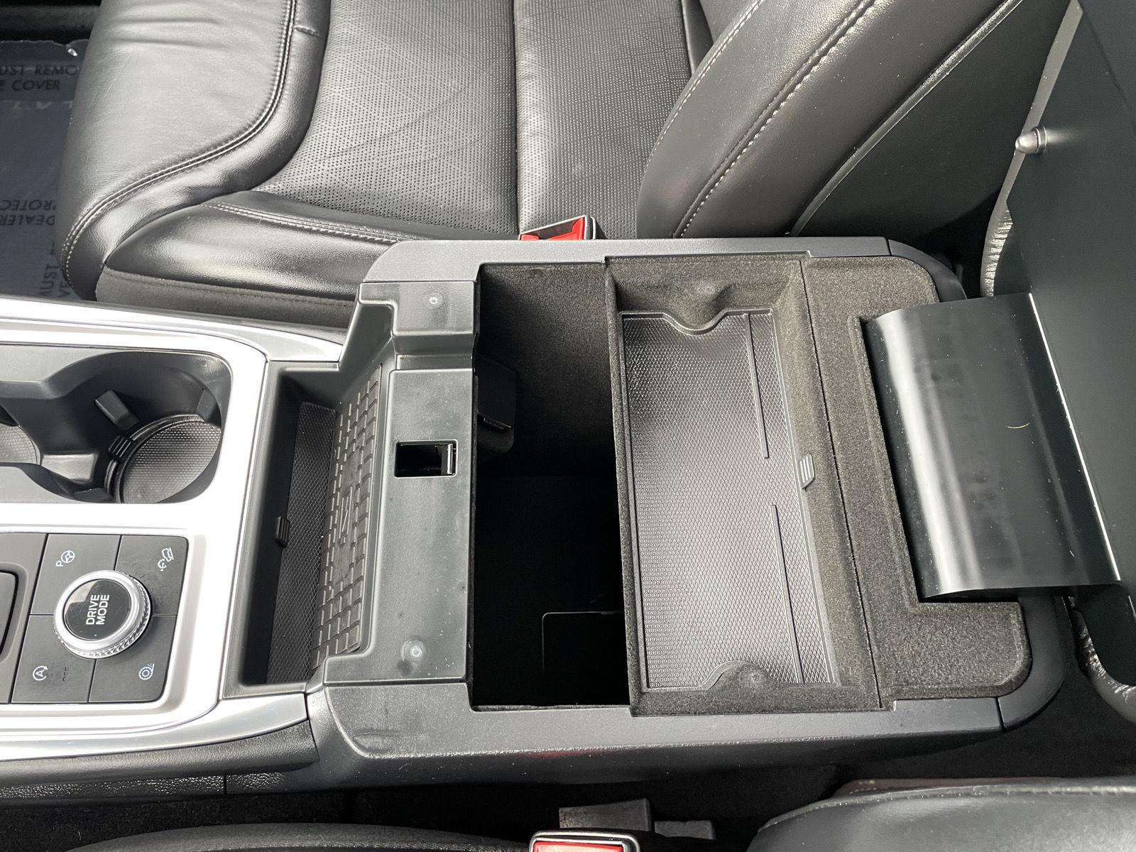 Vehicle photo 37