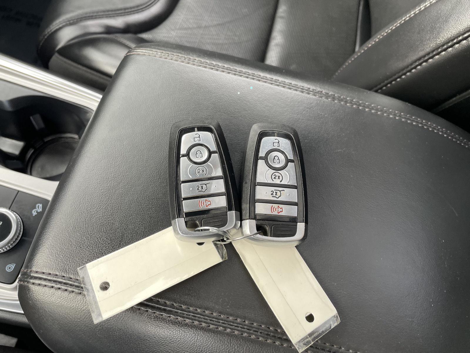 Vehicle photo 46