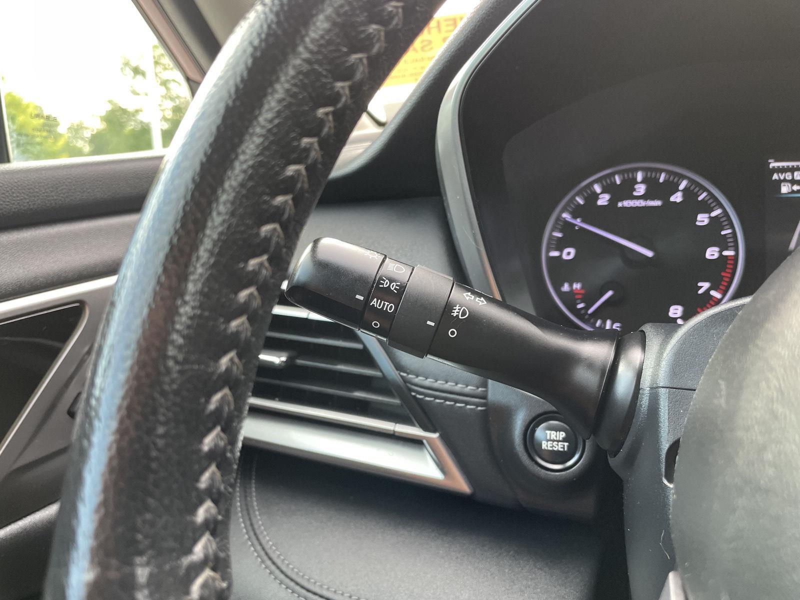 Vehicle photo 15
