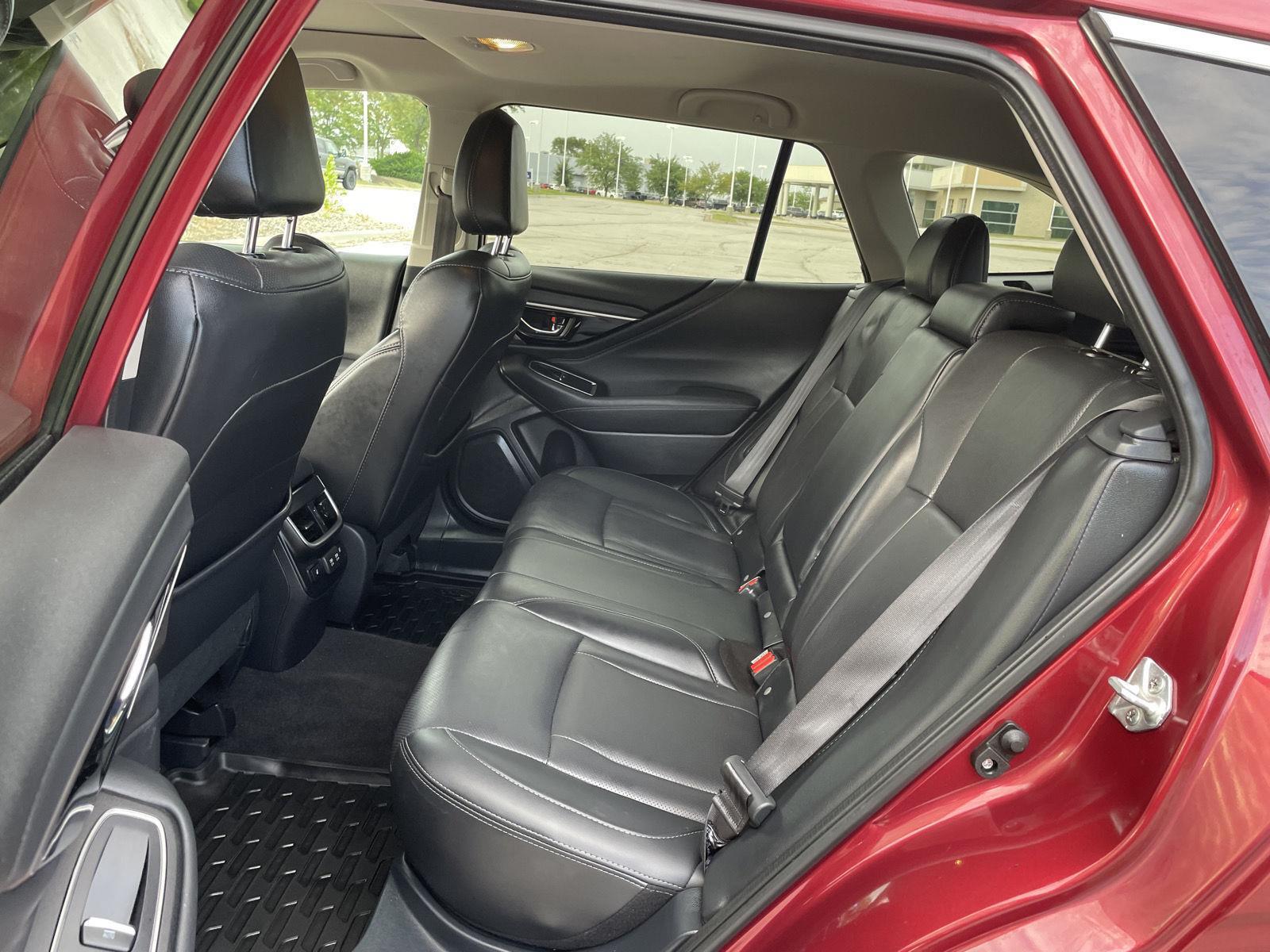 Vehicle photo 18