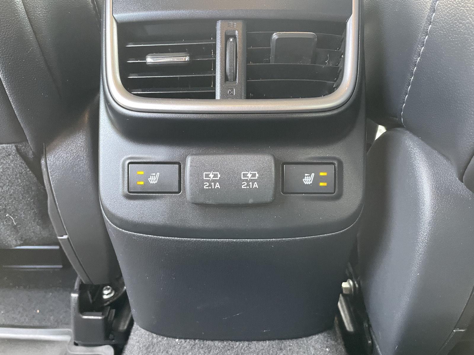 Vehicle photo 19