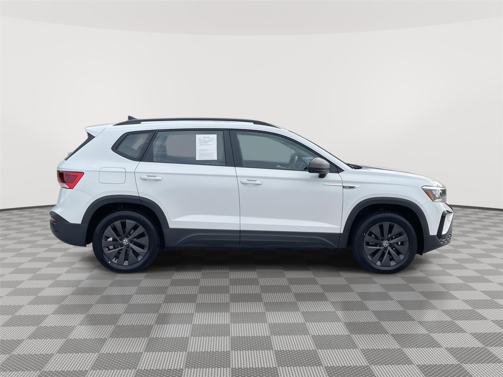Vehicle photo 6