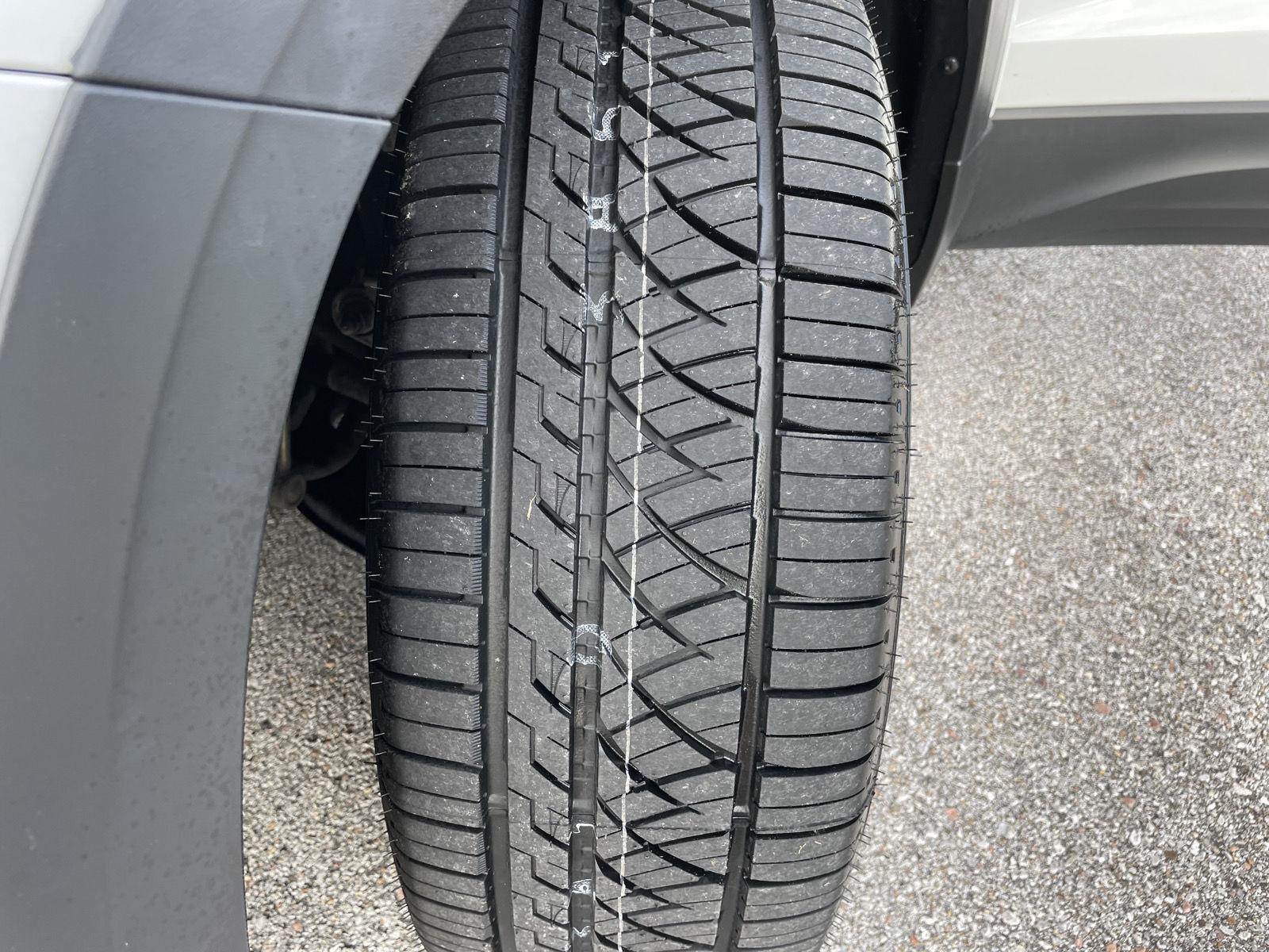 Vehicle photo 11