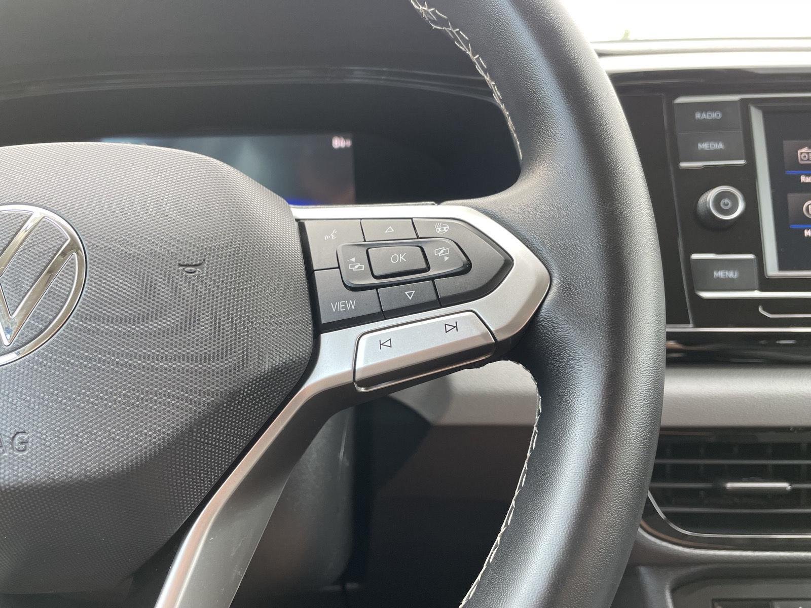 Vehicle photo 14