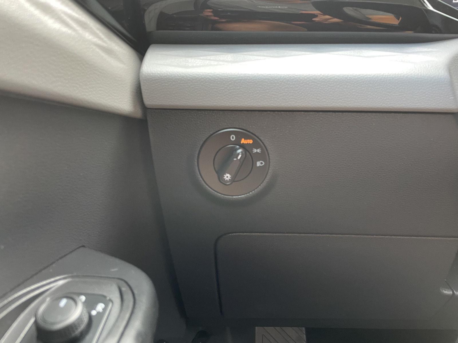 Vehicle photo 16