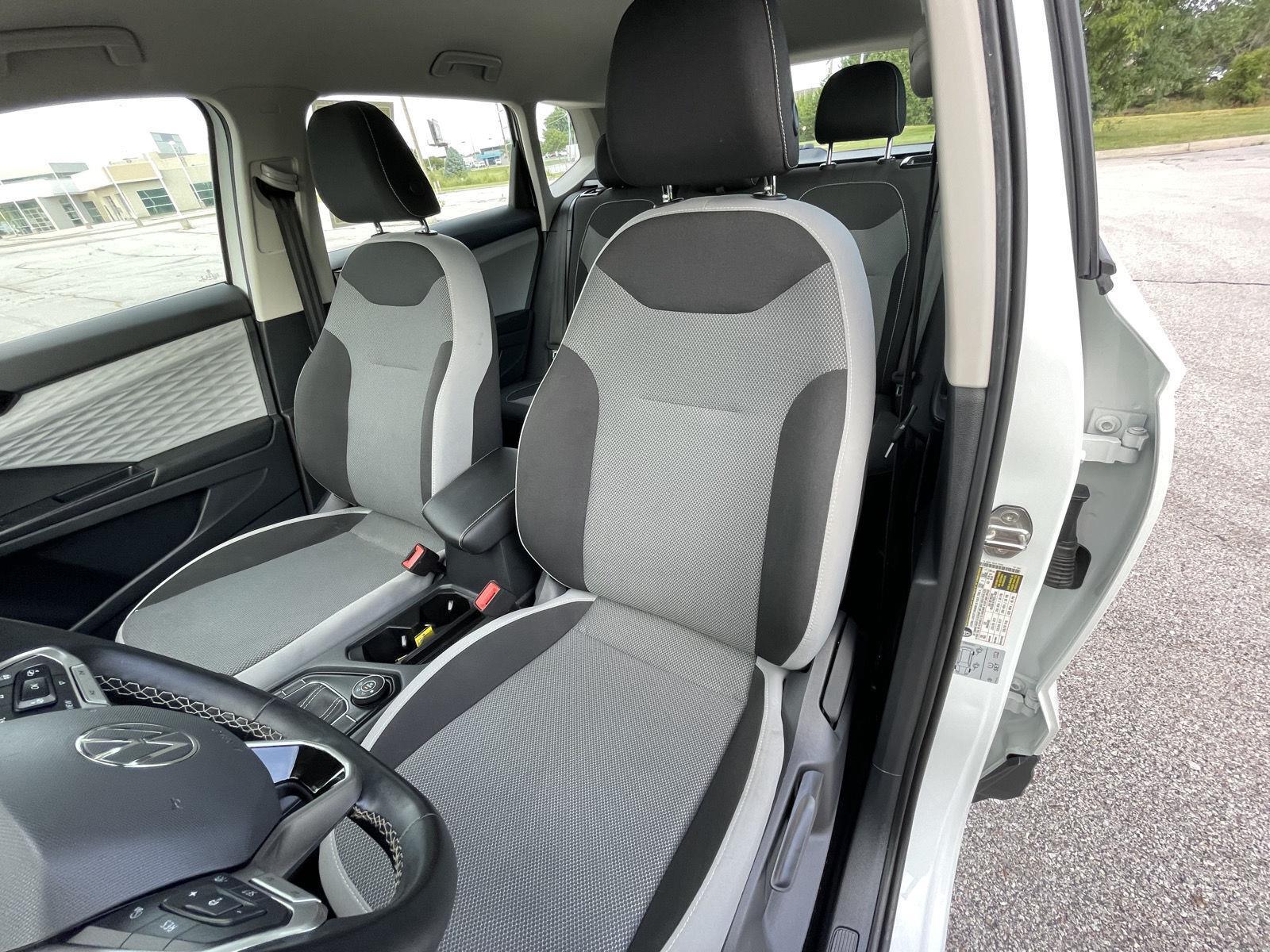 Vehicle photo 18