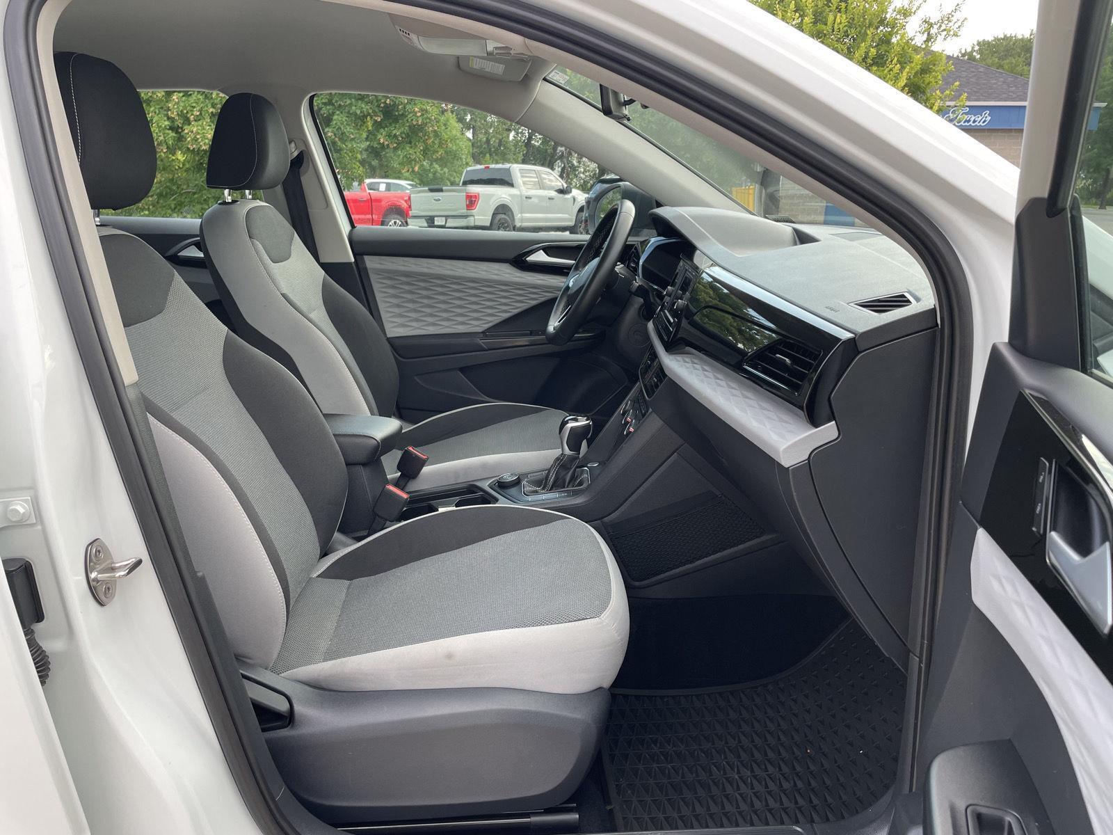Vehicle photo 19