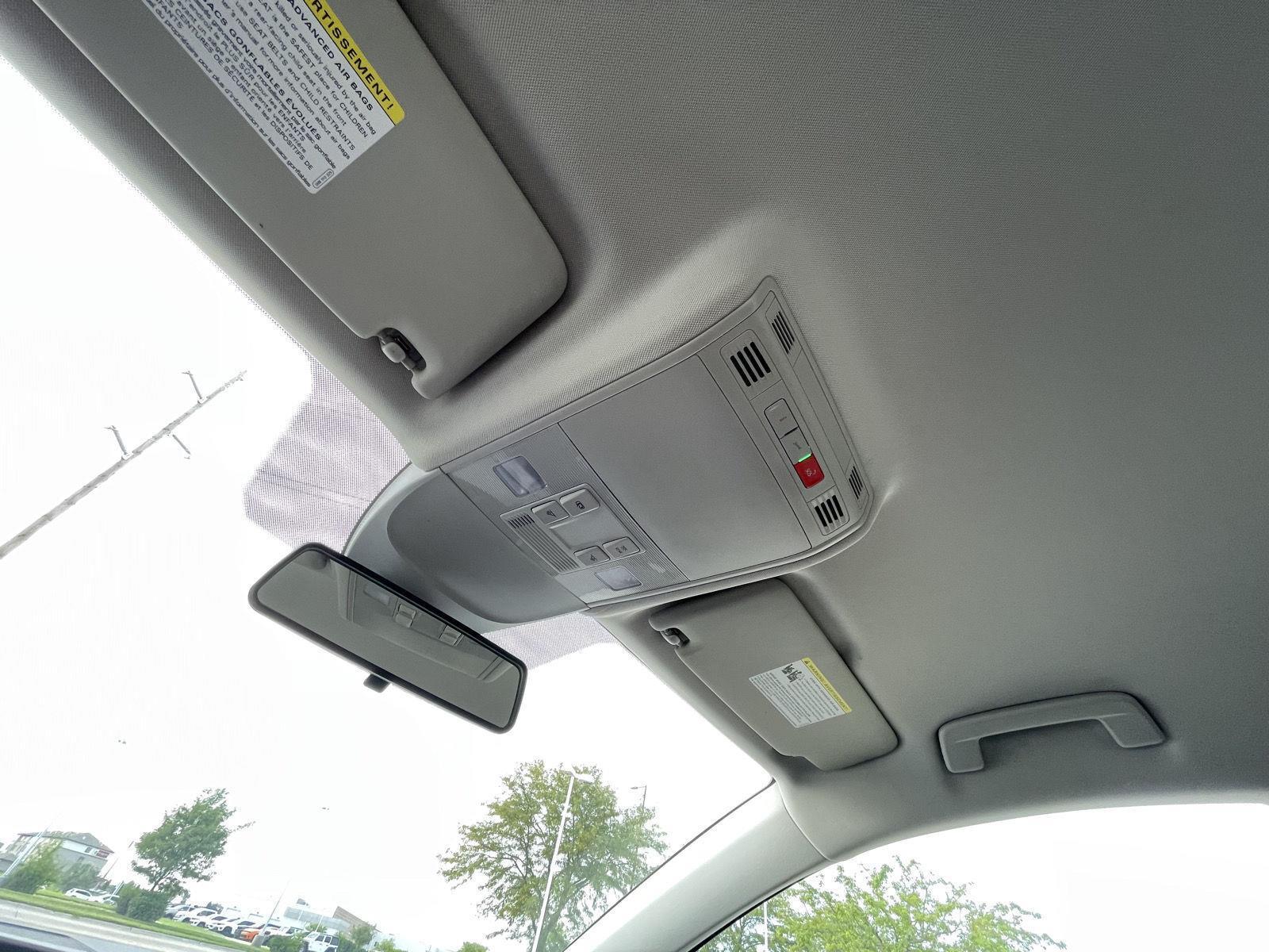 Vehicle photo 21