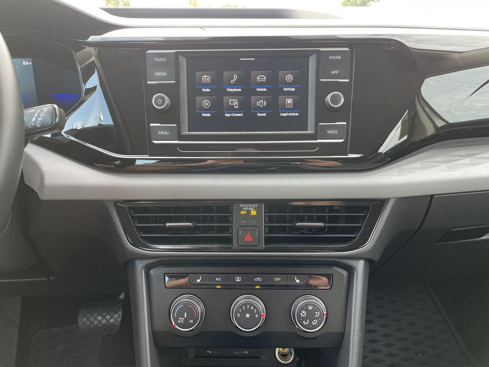 Vehicle photo 22