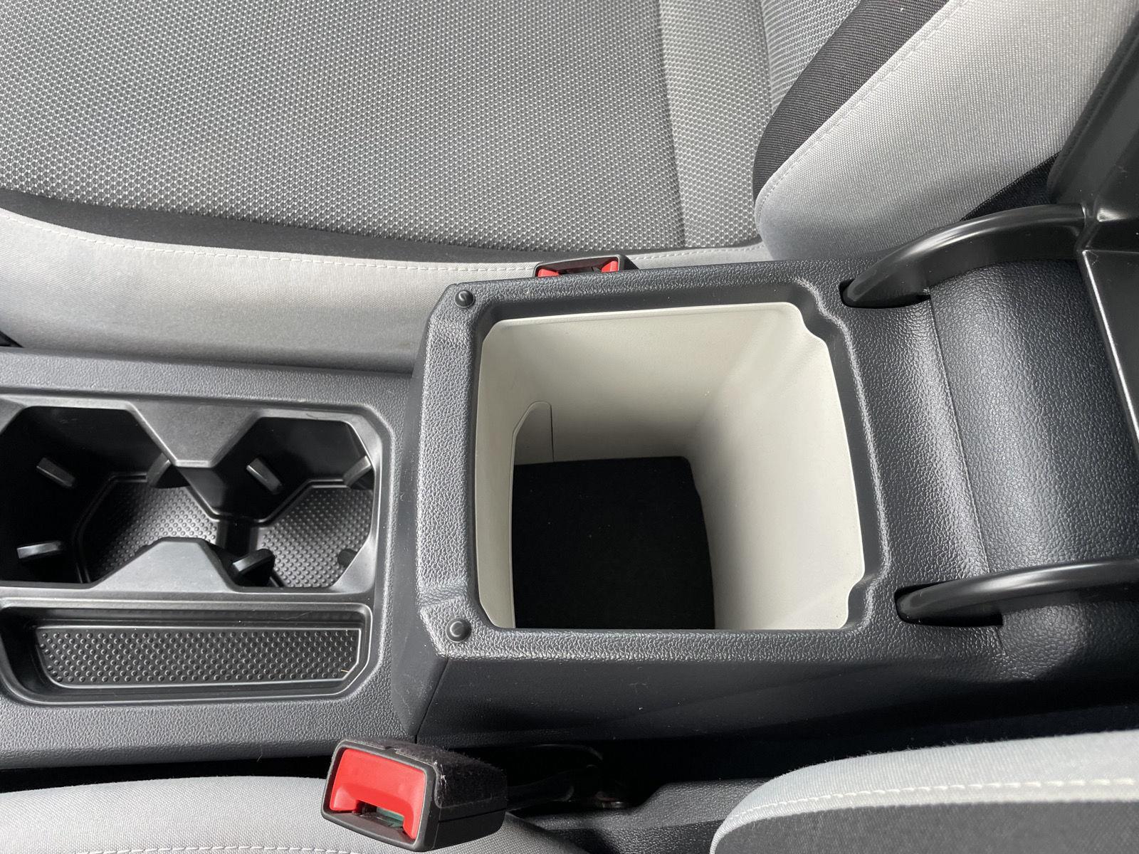 Vehicle photo 31