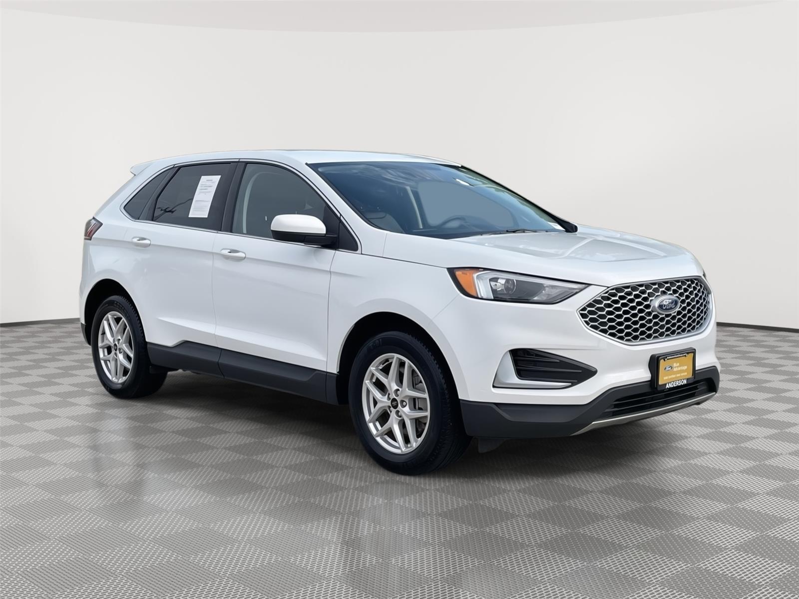Vehicle photo 5