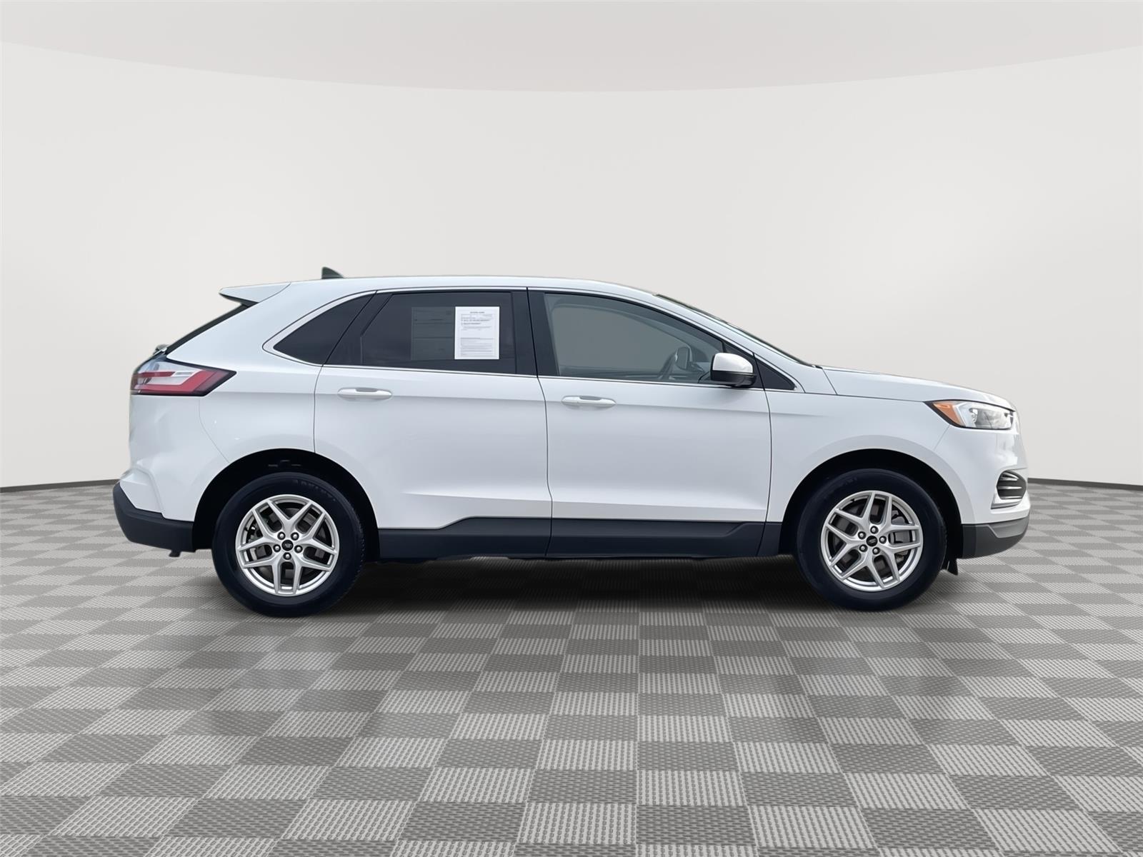 Vehicle photo 6