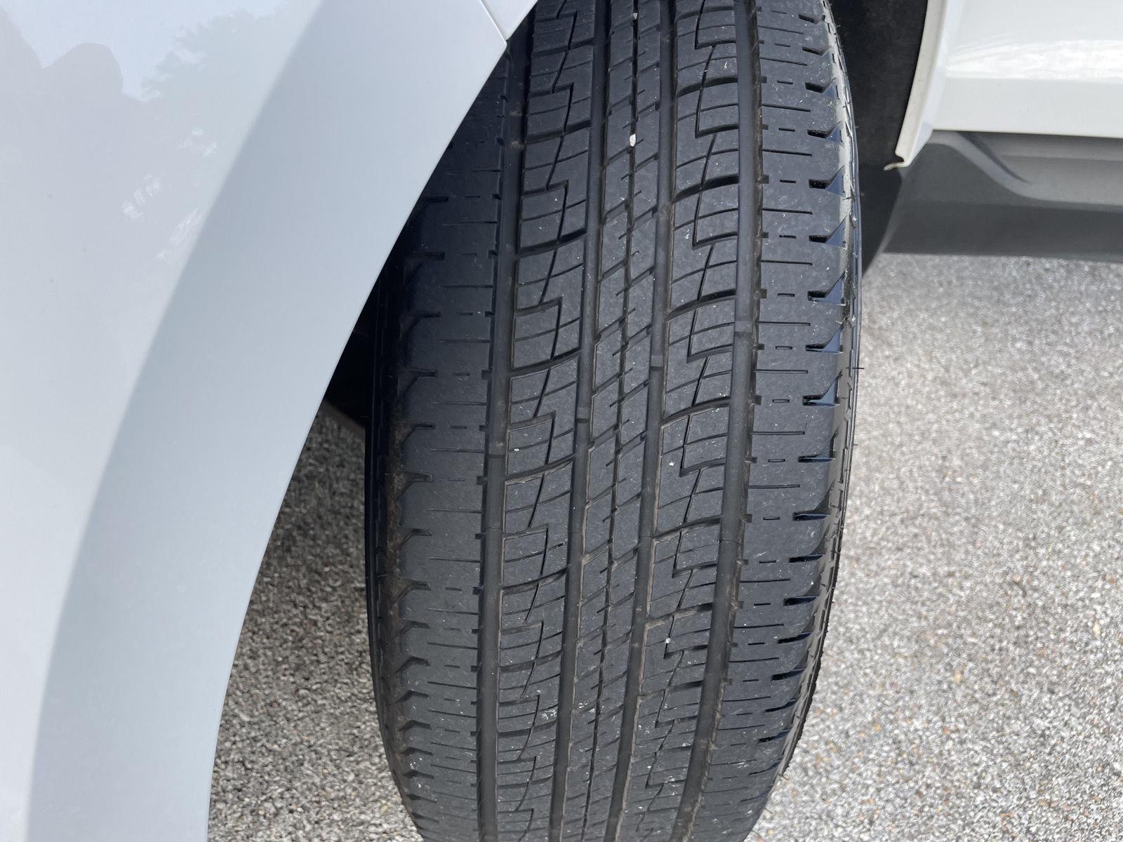 Vehicle photo 11