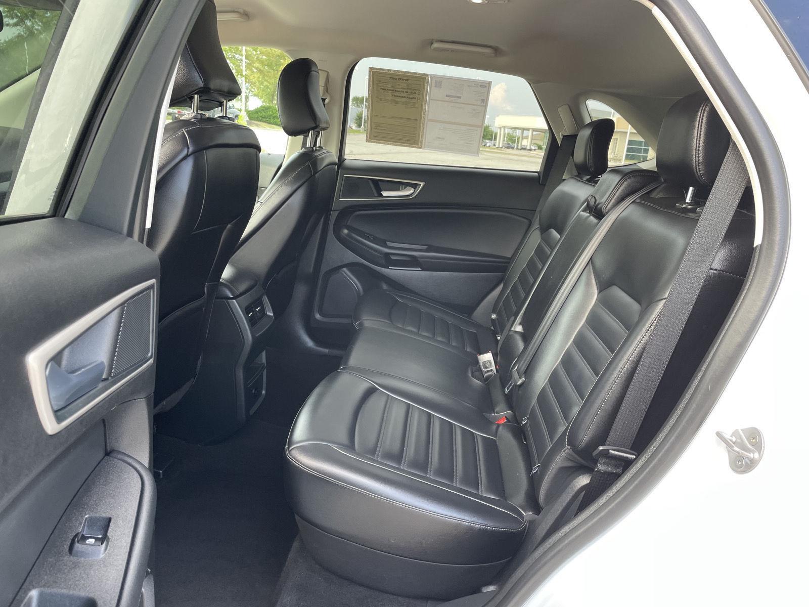 Vehicle photo 20