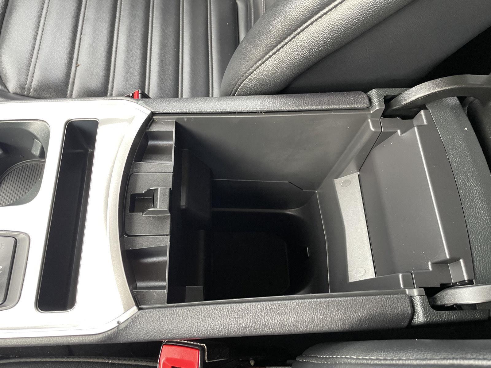 Vehicle photo 29