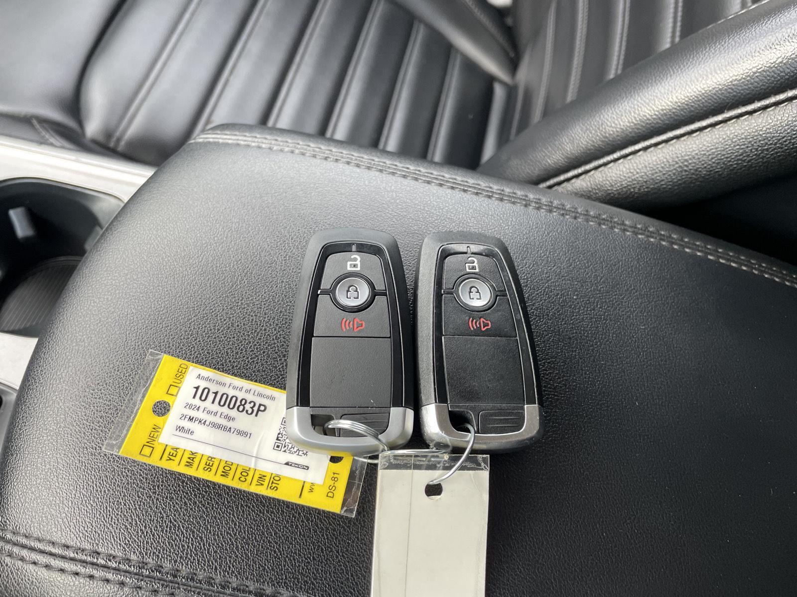 Vehicle photo 36