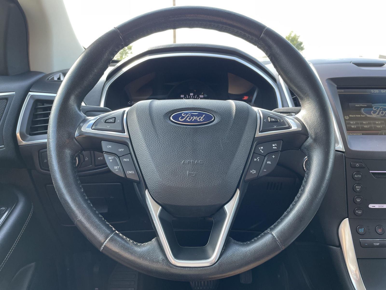 Vehicle photo 12