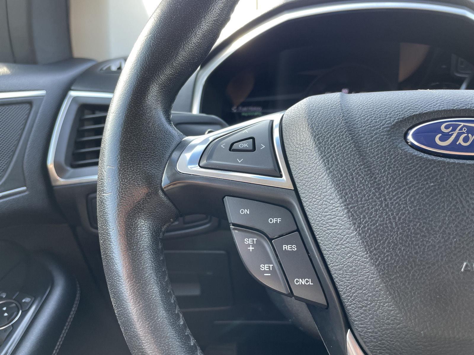 Vehicle photo 13