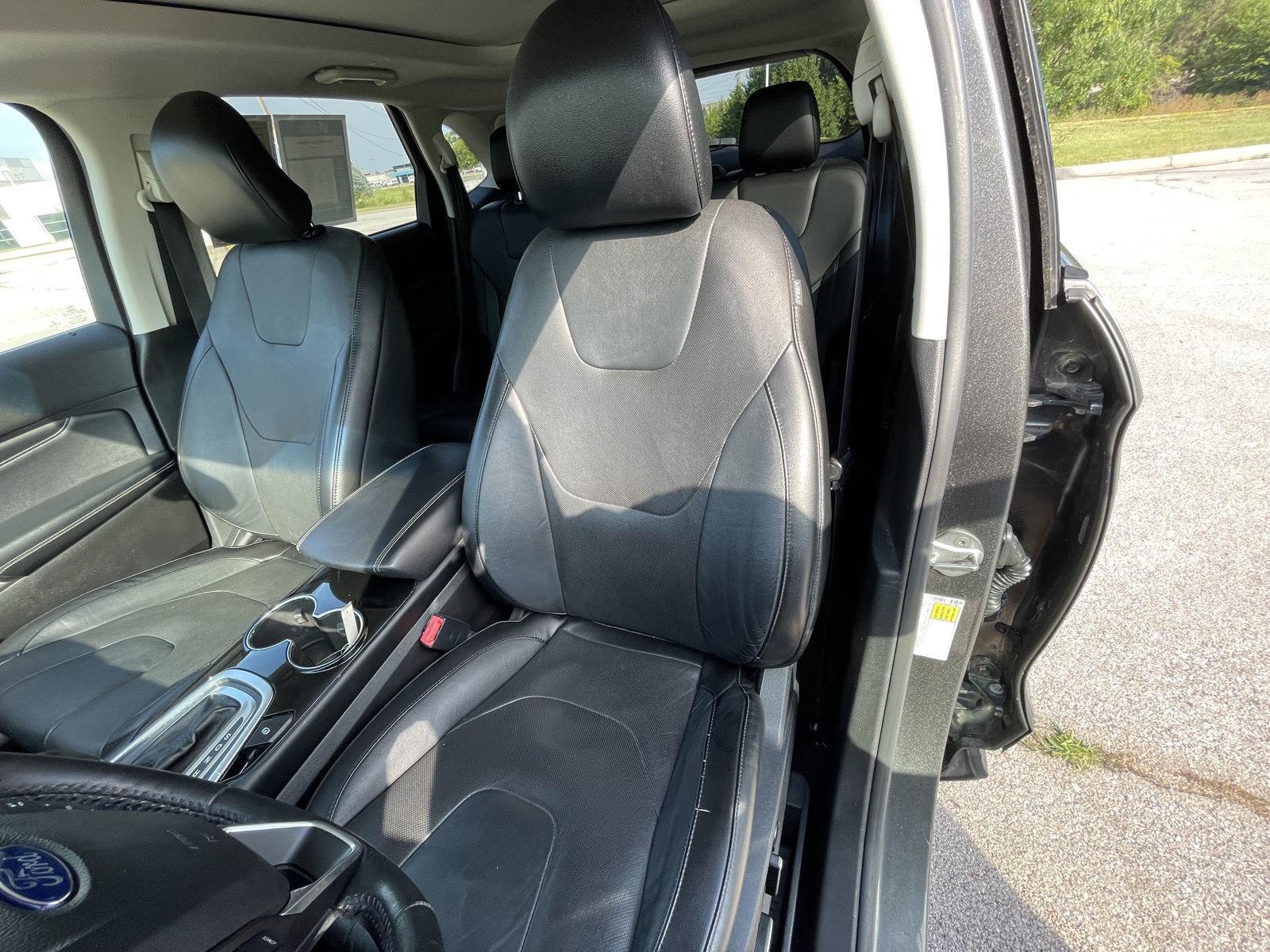 Vehicle photo 18