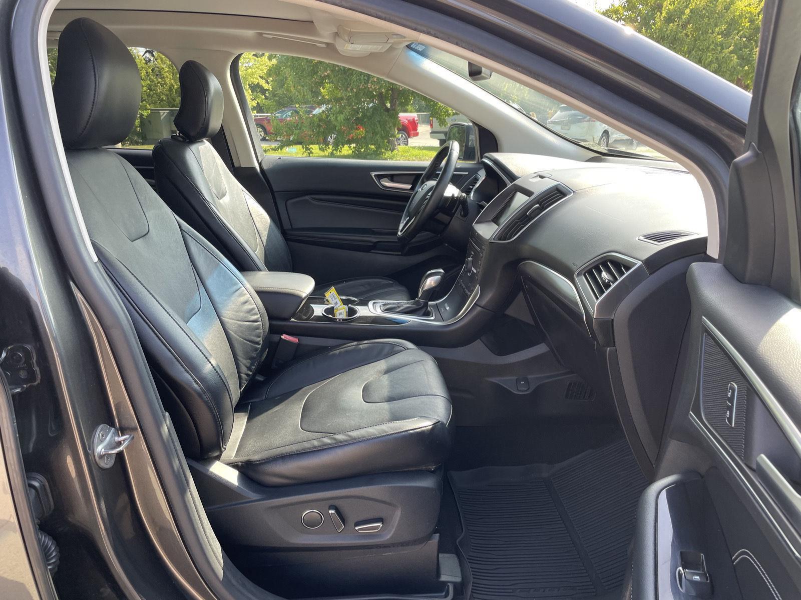 Vehicle photo 19