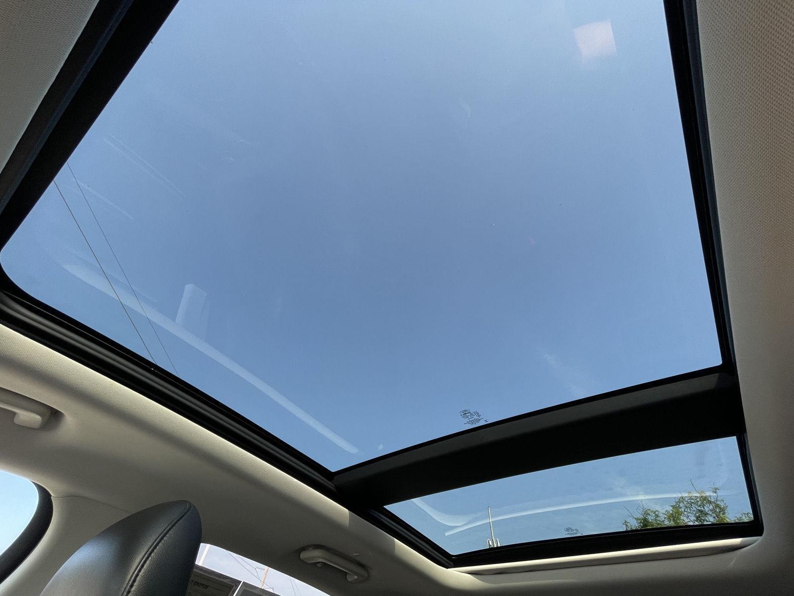 Vehicle photo 21
